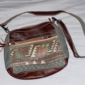 Myra bag